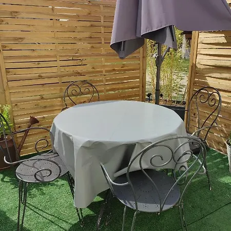 Avec Grand Parking Privé -calme Et Sérénité Chevincourt